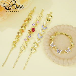 Exclusivo y Elegante Brazalete de Cristal Color Latón para Mujer, Chapado en Oro de 14k, con Forma de Corazón y Mariposa, Esmaltado, Hecho a Mano - Product Image 6