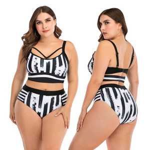 Conjunto de bikini a rayas de talla grande para mujer, top halter cruzado, braga de cintura alta, con aberturas, de spandex y poliéster, traje de baño - Product Image 1