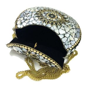 Pochette élégante en métal vintage antique pour femme, accessoire de mode en cristal pour les occasions de soirée RR ENTERPRISES Inde - Product Image 2