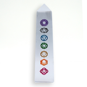 Obélisque en Sélénite Naturelle 7 Chakras, Tour de 7-9 cm, Pointe de Cristal Gravée, Baguette de Méditation, Décoration d'Intérieur, Vente en Gros - Product Image 4