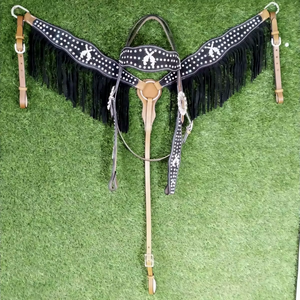 Ensemble de têtière et de peitorale en cuir véritable pour cheval de style western avec franges cloutées, équipement d'équitation durable, équipement équestre Pro India - Product Image 3