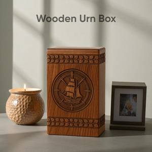 Urne funéraire artisanale en bois sculptée avec bateau et boussole, boîte à souvenirs pour cendres humaines, taille moyenne 9x5.5 - Product Image 5