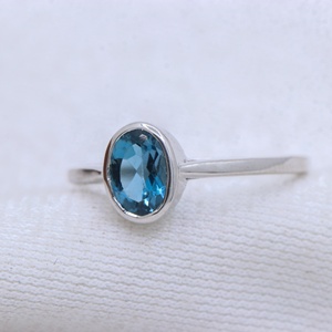 Nouveauté Londres Topaze Bleue Pierre Précieuse 925 Solide En Argent Sterling À La Main Anneaux Bijoux Pour La Vente En Gros - Product Image 1