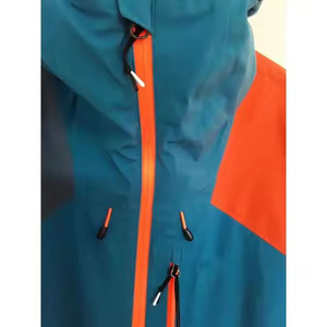 Chaqueta Impermeable y Cortavientos Hecha de Material de Paracaídas, Abrigo de Lluvia para Uso Urbano en Venta, Subida por Dress Sports - Product Image 3