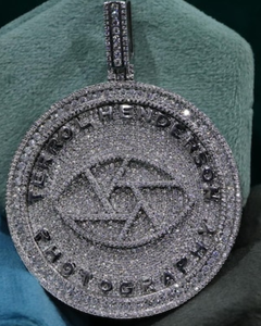 Colgante de medallón de moissanita con incrustaciones de circonitas, de plata 925, joyería hip hop, pasa el test de diamante, colgante religioso personalizado para hombre - Product Image 1