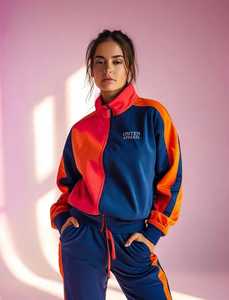 Conjunto Deportivo 2 en 1 para Mujer, Color Azul Marino y Rojo, Chaqueta con Cierre y Cuello Alto, Pantalones Deportivos - Product Image 1