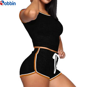 Ensembles de survêtements courts tendance pour l'été, avec logo personnalisé, pour femmes, comprenant un crop top en coton et un short moulant - Product Image 4