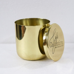 Bocaux à bougies vides de luxe à finition brillante, faits à la main, avec couvercles métalliques gravés du logo personnalisé, boîtes en laiton écologiques pour bougies de Noël - Product Image 1