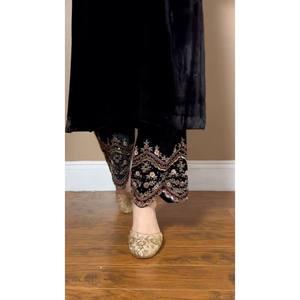Conjunto de Top, Pantalón y Dupatta para Fiesta, Talla XL, con Bordado de Hilo y Lentejuelas para un Look Elegante - Product Image 4