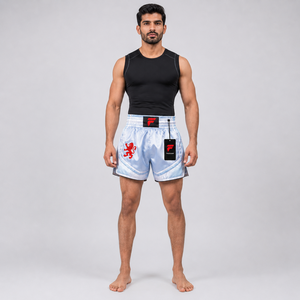 Shorts de Muay Thai haut de gamme avec design flexible, tissu respirant et excellente durabilité pour l'entraînement quotidien - Product Image 1