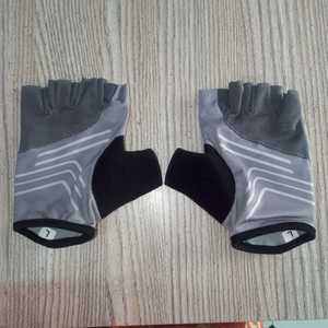 NOUVEAU Gants de cyclisme sportifs en polyester, demi-doigts, respirants, séchage rapide, légers, antidérapants, durables, unisexes, pour VTT, vélo, gym, Dot - Product Image 5
