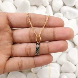 Collar minimalista de latón chapado en oro de 18k con piedra de ágata musgosa, engaste en bisel, joyería hecha a mano, regalo de cumpleaños, colgante único. - Product Image 4