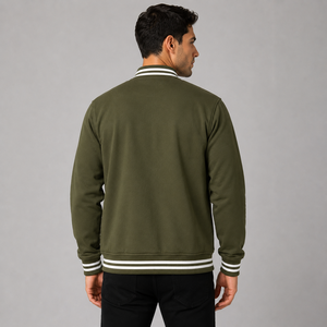 Ropa exterior de primera calidad que ofrece una suavidad interior y una construcción duradera y a la moda para un estilo urbano y elegante para el día a día. - Product Image 3