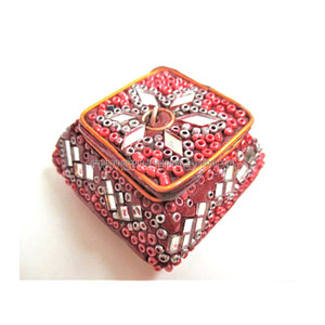 Boîte carrée en aluminium avec couvercle, couleur dorée, boîtes à bijoux pour mariage et rangement de table, boîte à dragées de mariage design - Product Image 2