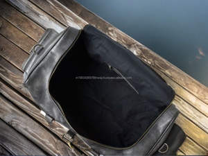 BOLSO DE MANO DE PIEL VINTAGE CON INMENSA CAPACIDAD Y CON PIEL CEROSO DE VACA BOLSILLOS LATERALES GRANDES Y CORREA PARA EL HOMBRO - Product Image 2