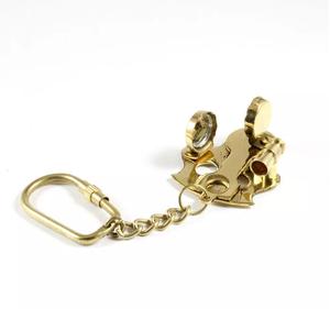 Porte-clés mousqueton en laiton Sextant, design vintage fait main pour clés de vélo/voiture et décoration intérieure, haute qualité - Product Image 1