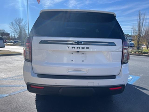 2023 Usado Z71 4WD Blanco Automático Interior de Cuero Oscuro Motor Gasolina V8 4L R20 Aleación de Aluminio Volante a la Izquierda Euro VI Techo Solar Táctil - Product Image 3