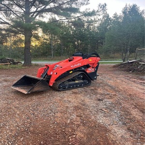 รถตักล้อยางขนาดเล็ก Kubota 25 แรงม้า ดีเซล รุ่น V1000 ซีรีส์ ออกแบบมาเพื่องานก่อสร้างและจัดสวนที่มีความยากลำบาก - Product Image 1
