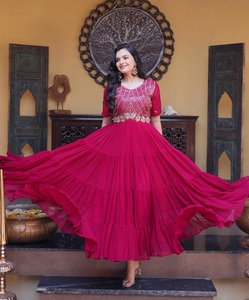 Colecciones de Vestidos Anarkali Listos para Usar para Bodas y Festivales Indios, con Material Faux Blooming y Bordados con Lentejuelas Zari - Product Image 1
