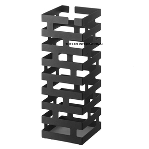 Paragüero de Metal con Acabado de Latón Antiguo de Alta Calidad, con Características Decorativas que Ofrecen una Pieza Clásica y Distintiva - Product Image 2