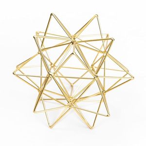 Escultura de Estrella Geométrica Dorada de Lujo, Adorno Decorativo Abstracto de Metal Moderno para Exhibición en Estantes de Hogar u Oficina - Product Image 1