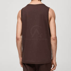 Camiseta sin mangas de diseño de color sólido para hombre, chaleco deportivo para entrenamiento deportivo y comodidad diaria. - Product Image 3