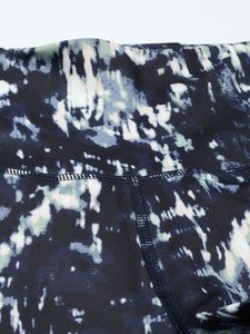 Leggings de yoga sans couture pour femmes, imprimés numériquement sur mesure, taille haute, avec motif forestier, élastique à la taille - Product Image 5