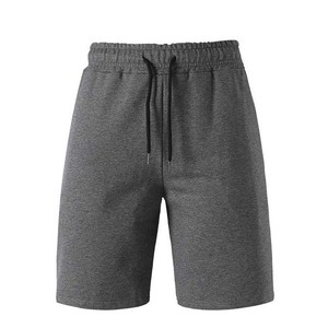 Shorts slim fit pour homme en denim noir, taille mi-haute, ourlet nettoyé, coupe classique, style estival quotidien, streetwear, look smart casual - Product Image 6