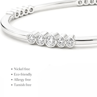 Bracelet jonc de luxe fait main en argent 925 plaqué argent pour femme, design géométrique minimaliste pour usage quotidien, serti de pierres taillées brillantes