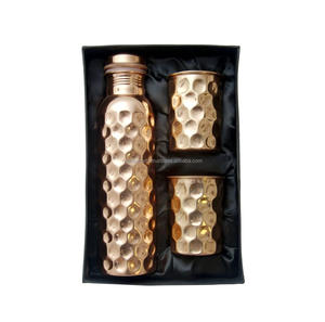 Botella de Cobre Ayurvédica Ecológica Hecha a Mano para Hidratación Diaria, Apta para Agua Hirviendo, Unisex, con Caja de Regalo - Product Image 3