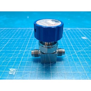 Vanne à diaphragme pneumatique TKSCT 316L 10K 1/4 S432910060132, utilisée comme pièce détachée pour équipement semi-conducteur Legacy - Product Image 1