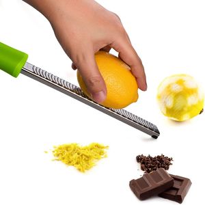 Rallador de Limón Ergonómico de Acero Inoxidable con Mango Verde Suave, Rallador de Queso de Cocina con Cubierta de Plástico, Herramienta para Frutas y Verduras - Product Image 4