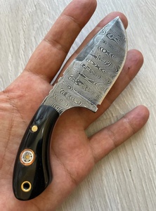 Couteau de camping et de dépecage à lame fixe fait main avec lame en acier à motifs et étui en cuir pour le camping en plein air, la chasse, vente en gros - Product Image 3