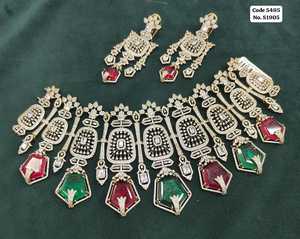 Luxury Emerald Green Bridal <b>Statement</b> <b>Necklace</b> Set with Premium Crystal Detailing Designer Wedding Party Jewellery Set For Women - Product Image 4