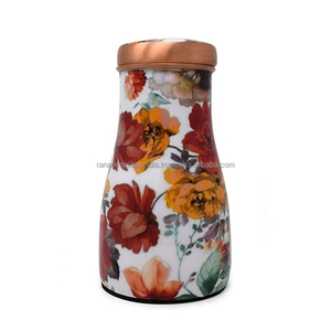 Nouvelle Arrivée Vente Chaude Ayurvédique Cuivre Bouteille D'eau Pot À Boire Floral Émaillé Imprimé Chevet Carafe Avec Tasse Intégrée - Product Image 1