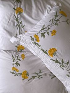Juego de Fundas de Edredón de Satén de Algodón Personalizadas al por Mayor, 300 Hilos, con Bordado de Hortensias Amarillas y Dobladillo, para el Hogar y Bodas - Product Image 2