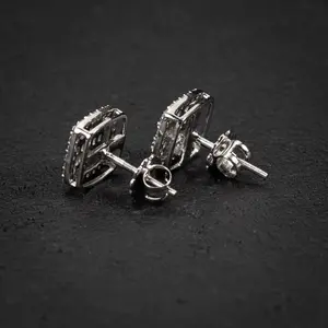 Pendientes de tuerca cuadrados chapados en plata de ley para mujer, estilo hip hop, con moissanita y cierre de rosca - Product Image 1