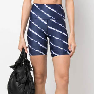 Shorts de cycliste pour femmes de haute qualité, respirants, à séchage rapide, taille élastique, vêtements d'entraînement, vente chaude, prix raisonnable, fabriqués au Pakistan - Product Image 2