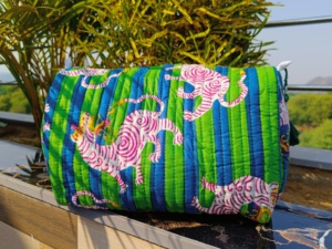 Multi-Function Quilted Cosmetic Bag Block Print Boho Make up Storage Pouch Portable Zipper Toiletry Pouch Wholesale <b>Vanity</b> <b>Case</b> - Product Image 3