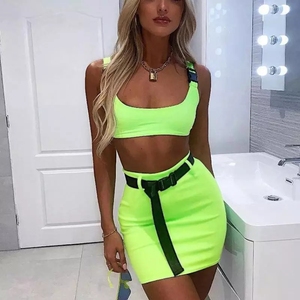 2023ชุดกางเกงขาสั้น2ชิ้นเสื้อและกางเกงขาสั้นสำหรับผู้หญิงชุดเสื้อเปิดไหล่ด้านหนึ่งสำหรับฤดูร้อนโลโก้แบบกำหนดเอง - Product Image 2