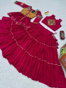 ชุดกูร์ราตี การ์บา ชานียา โจลี สำหรับงานนัวรัตรี ผ้าฝ้ายแท้ งานปักกามาธิ เลเฮนกาโจลี ชุดเลเฮนกาแบบดั้งเดิมของอินเดีย พร้อมผ้าคลุมไหล่ - Product Image 6