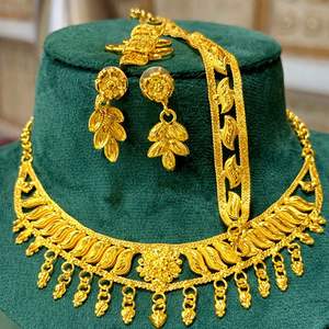 24K Plaqué Or Vintage Dubai Fashion Jewelry Set Comprend Collier Boucles D'oreilles Bracelets Peignes Cuivre Matériel Diamant Allemagne - Product Image 4