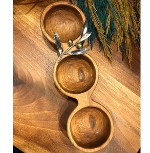 Ensemble de service à trois bols en bois naturel, design connecté, pour collations, condiments, plat de service polyvalent, cuisine rustique - Product Image 2