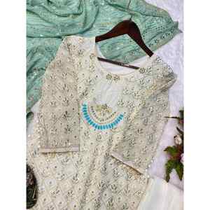 ชุดเสื้อและกางเกงปักลายดีไซเนอร์ประดับด้วยหิน พร้อมผ้าคลุมไหล่ สีเขียวมิ้นท์ ทรงเอวธรรมชาติ - Product Image 2