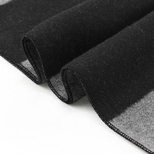 Écharpe longue classique à rayures pour homme, hiver, isolation thermique, 100% acrylique, noir gris, adulte - Product Image 3