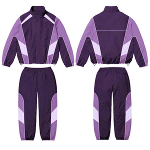 Ensemble de survêtement homme noir et gris à blocs de couleur, veste coupe-vent vintage à col montant et manches longues, pantalon respirant et à séchage rapide - Product Image 2