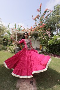 Costume Anarkali traditionnel indien pour femmes, en coton rouge, long jusqu'au sol, avec choli brodé, coupe ample, tenue ethnique pour mariage - Product Image 4