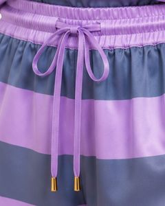 ชุดนอนผ้าซาตินสตรีลายทางสีม่วงลาเวนเดอร์และสีชาร์โคล เสื้อกล้ามแขนกุดพร้อมกางเกงขาสั้นเอวยางยืด ชุดนอนฤดูร้อนสุดหรู - Product Image 4