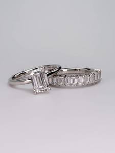 Bague de fiançailles solitaire taille émeraude avec diamant de laboratoire et alliance émeraude en platine/or blanc 18K/14K/10K – Bijoux fins en gros - Product Image 5