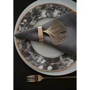 Porte-serviettes en métal contemporain pour une décoration élégante de table, idéal pour les réceptions de mariage et les événements - Product Image 1